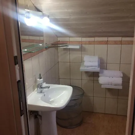 Poplar Lofts & Karavouzi Apartment