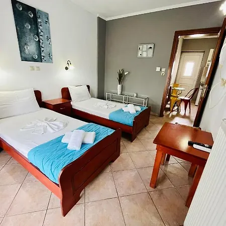 Poplar Lofts & Karavouzi Apartment *
