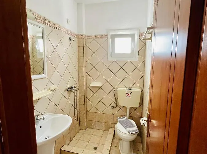 Poplar Lofts&apartments Karavouzi *