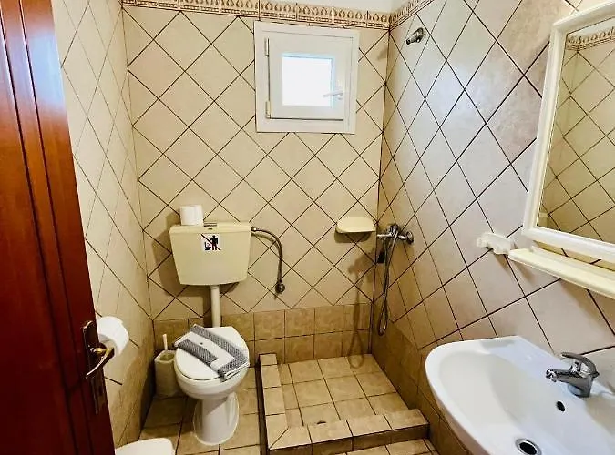 Poplar Lofts&apartments Karavouzi