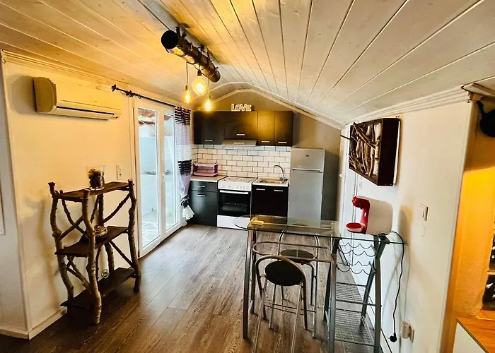 Poplar Lofts&apartments Karavouzi Appartement *